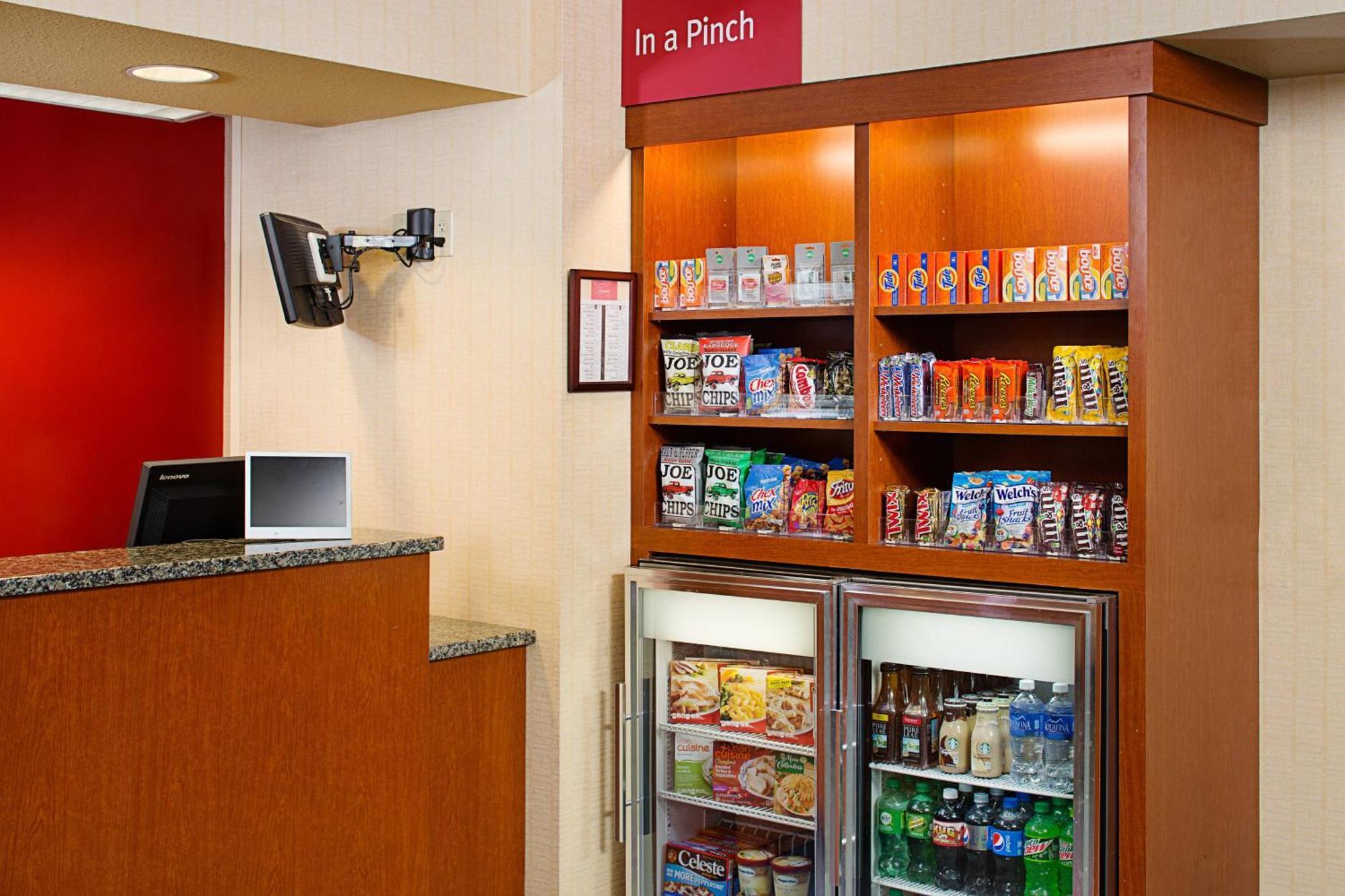Towneplace Suites Manchester-Boston Regional Airport Экстерьер фото